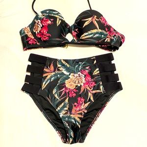 2 pieces Bikini (size Small)